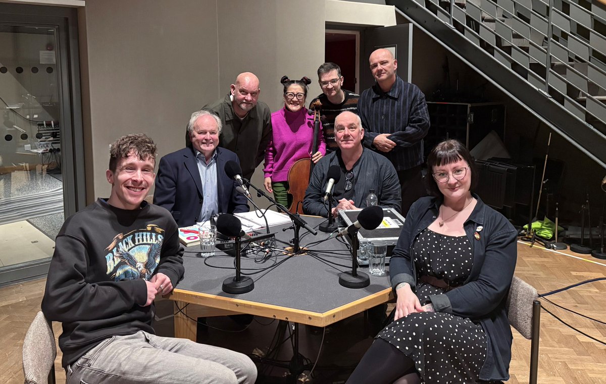 Hue And Cry (@hueandcry) on Twitter photo Tune in to <a href="/BBCRadio4/">BBC Radio 4</a> 'Loose Ends' from 6:15pm this evening as we join Clive Anderson with a whole host of guests including; comedian <a href="/LarryDeanComedy/">Larry Dean</a> , writer Kirsty Logan, actor Jack Docherty and cellist <a href="/sualeecello/">Su-a Lee</a>
bbc.co.uk/programmes/m00…
#hueandcry #bbcradio4 #looseends Tune in to <a href="/BBCRadio4/">BBC Radio 4</a> 'Loose Ends' from 6:15pm this evening as we join Clive Anderson with a whole host of guests including; comedian <a href="/LarryDeanComedy/">Larry Dean</a> , writer Kirsty Logan, actor Jack Docherty and cellist <a href="/sualeecello/">Su-a Lee</a>
bbc.co.uk/programmes/m00…
#hueandcry #bbcradio4 #looseends