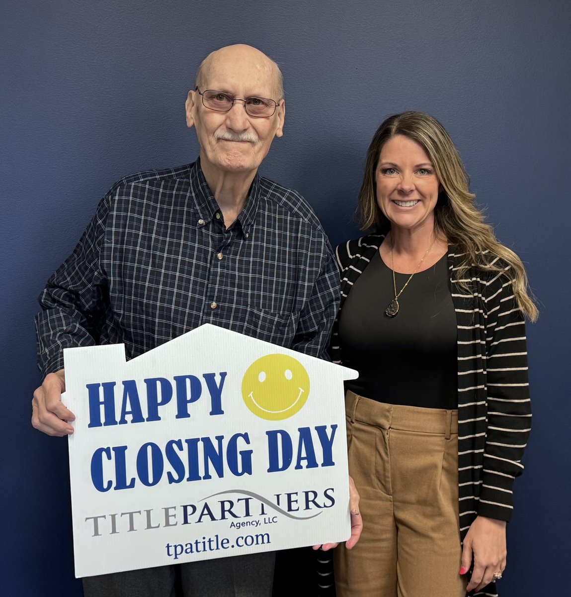 markcoble101's tweet photo. Jackie Hoeltge is with Title Partners Agency, LLC- Troy MO Office.
Congratulations  to my repeat client on the sale of his long time home. Thank you for  trusting me to see you through this process. Even a snowy morning makes  for a great closing day 
Thanks to Title Partners! https://t.co/MPtlELC1Yd