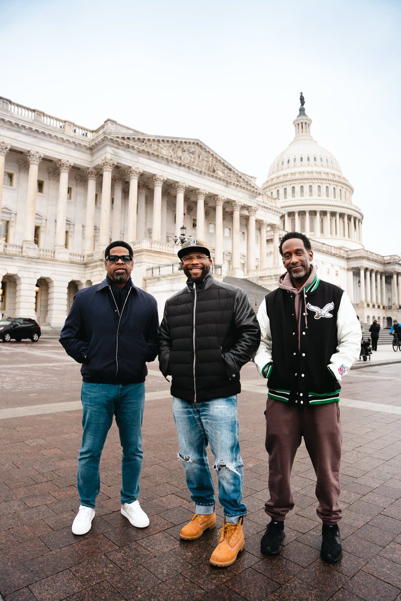 SoundExchange's tweet image. Yesterday, @BoyzIIMen delivered a letter signed by 300+ artists asking lawmakers to pass the American Music Fairness Act.

The iconic R&amp;amp;B group met with democratic and republican lawmakers to discuss why artists should be paid when their music is played on AM/FM radio.

Read…