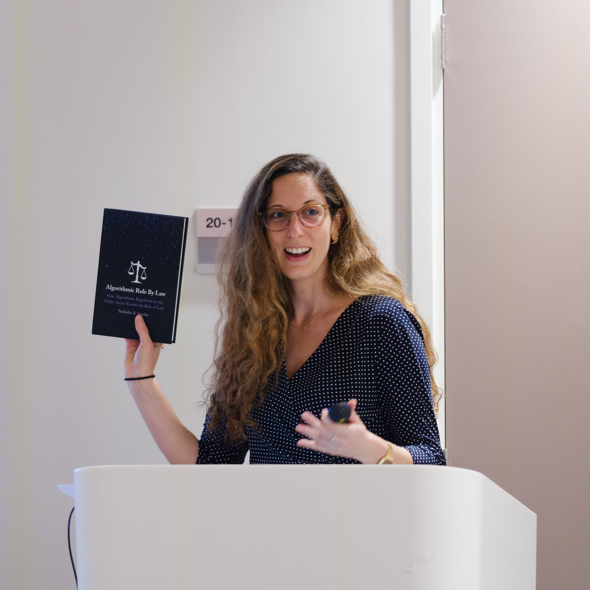 Nathalie Smuha tweet media