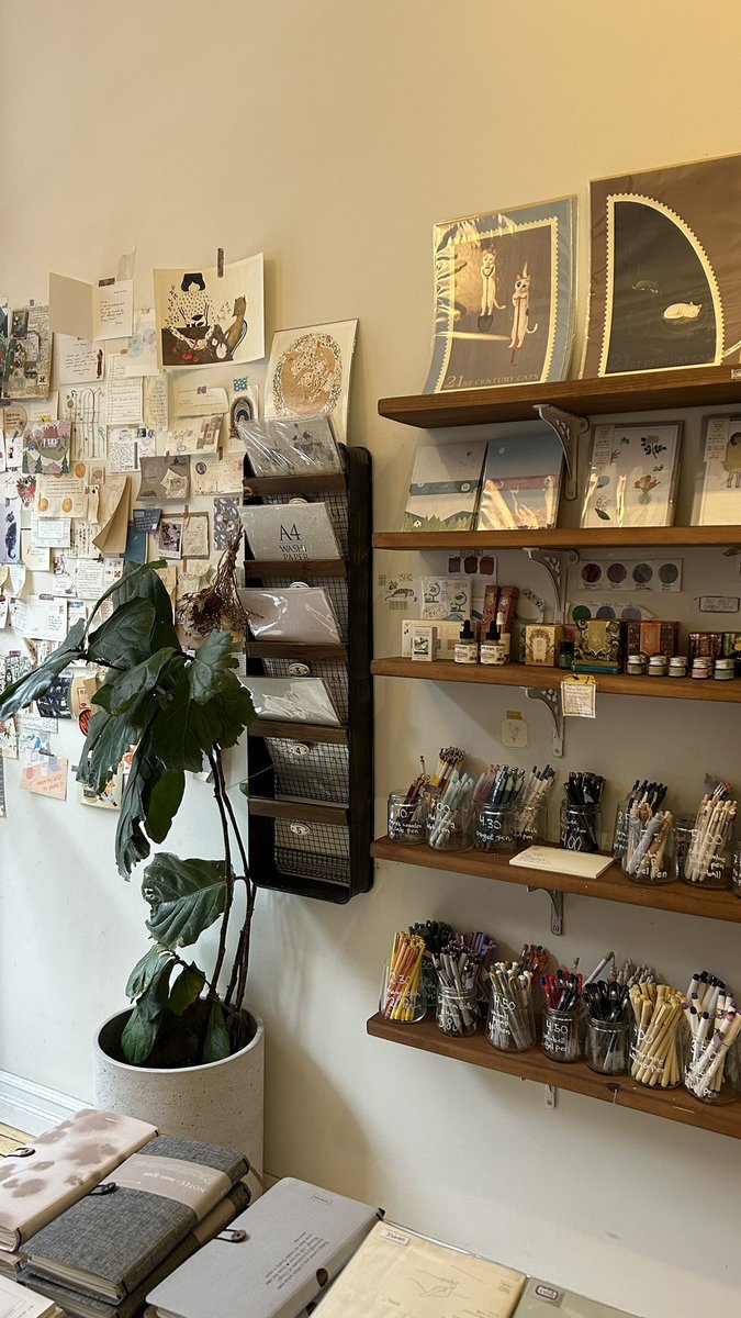 howlsbooks's tweet photo. my heart belongs to stationary stores https://t.co/xGyc12Jynp