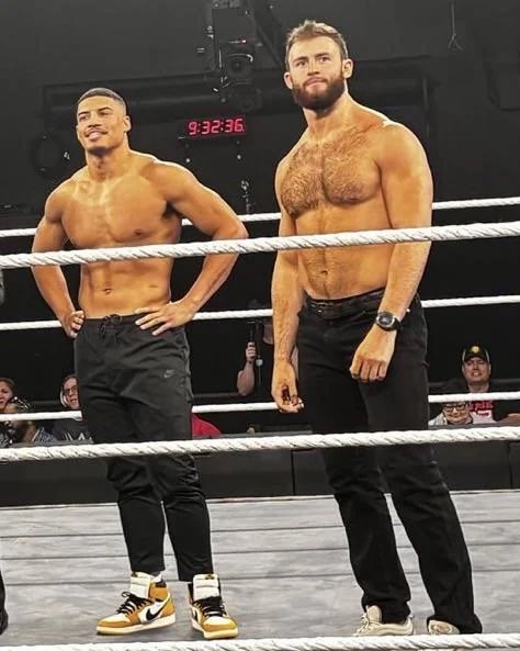 SparkUpDarkness's tweet image. Do you ever checkout the hot neighbor mowing the lawn? Maybe even watch them change from the window across the street? Ever wish your neighbor a happy Valentine’s Day? I know I just did.