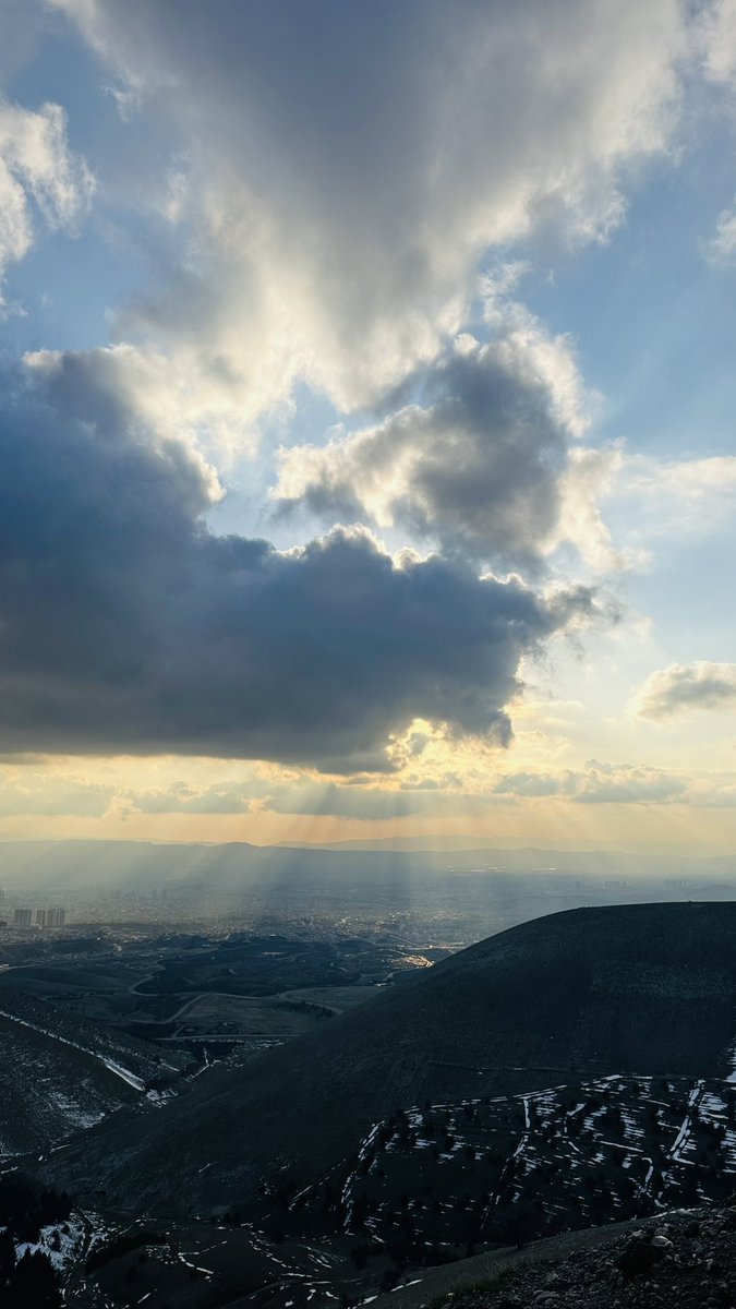 BzharDr's tweet photo. Clouds 🌥️ https://t.co/TKe2Q7EPks