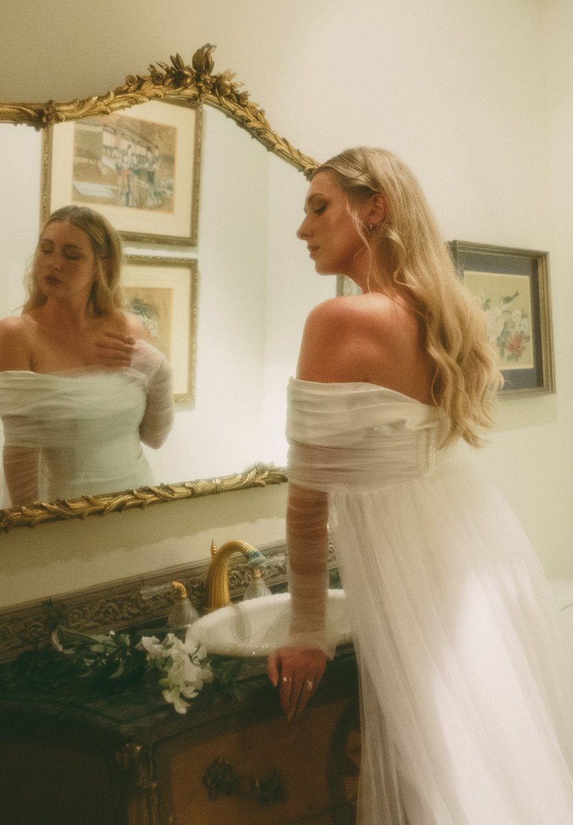 laniefalls's tweet image. an extra vday #phanniefriday bc i never shared many wedding photos and i miss being a bride 💌