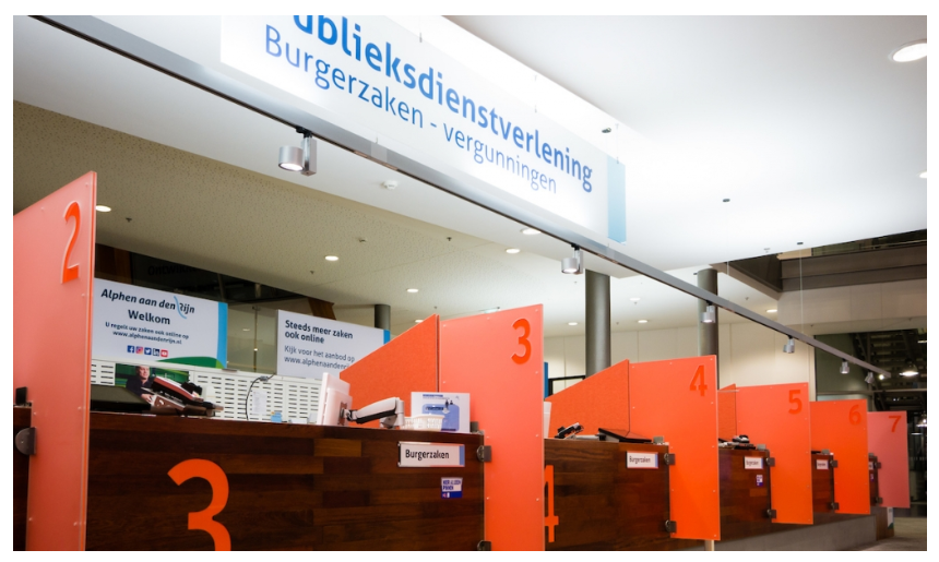 Overal kan tegenwoordig online #overlijdensaangifte worden gedaan - behalve in #gemeenteAlphenaandenRijn. Vandaag een uur kwijt aan: fysieke reistijd/wachttijd/uitstel/aangifte/reistijd. Ambtenaar: "We zijn ermee bezig". Ik: "Ja, dat heb ik vaker gehoord!" #zucht