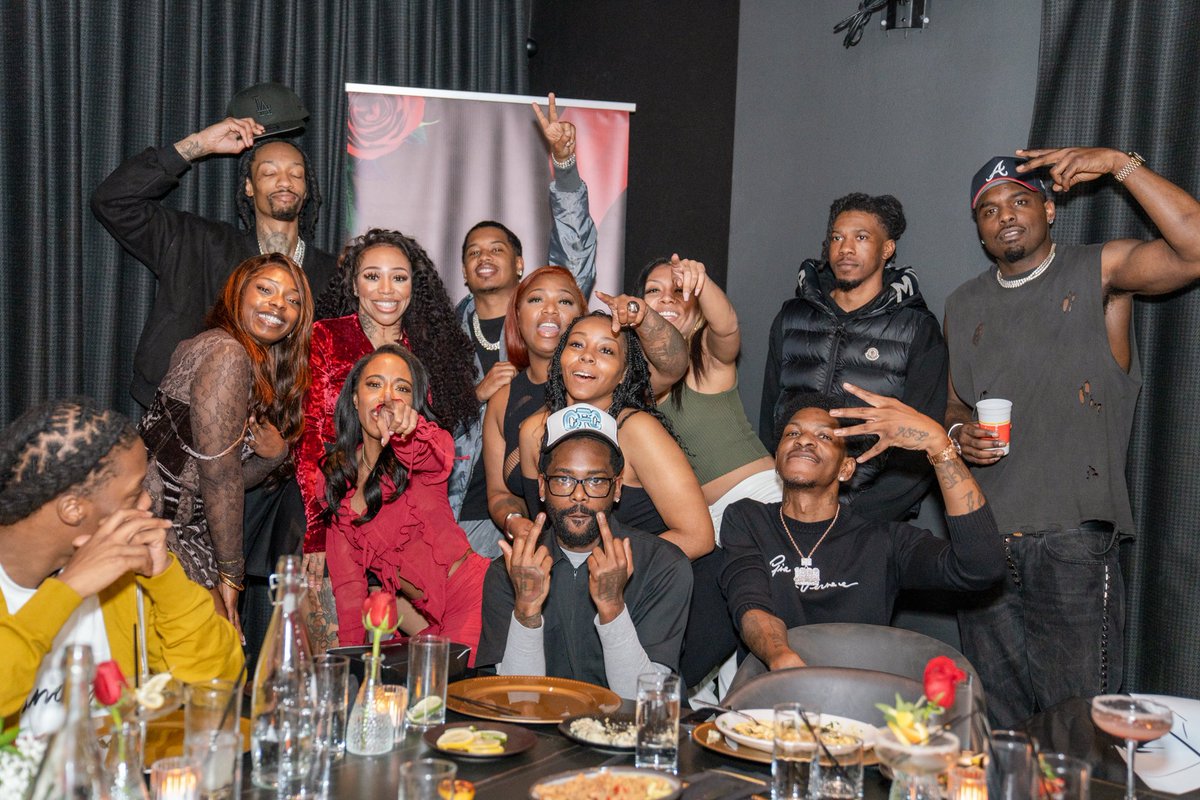 SimplyTaylored_'s tweet image. Love &amp;amp; Great Vibes #Framily 🫶🏾🤞🏾 10 Years Plus!