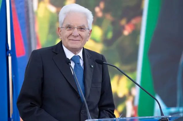 Caro Presidente Mattarella, riceva dalla Focsiv, da tutti i suoi 98 Soci e da tutte e tutti le sue volontarie e operatori, la piu sincera solidarietà contro gli insulti che la Russia le rivolge.
Siamo e saremo al suo fianco per la democrazia, i diritti, la libertà.
#Mattarella