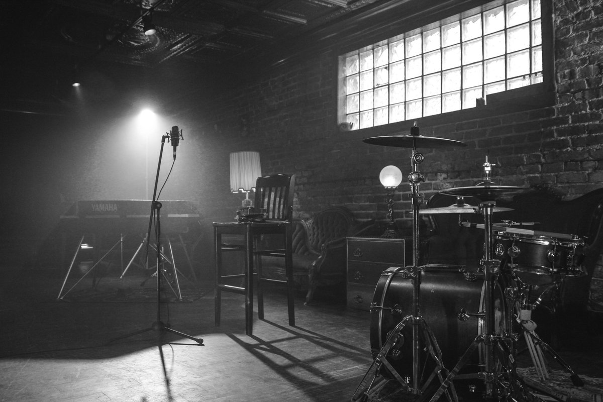 MusicLawPro's tweet photo. Want to sign an artist to your record label and need an agreement? We can help! Find out more: Link in bio. 

#MusicIndustry #MusicLaw #MusicLawyer #MusicProducer #MusicianDaily #Music #Entertainment #ContractDrafting #RecordingArtistAgreement #RecordingArtist #Artist #MusicBeats https://t.co/bNsgqjHSSl