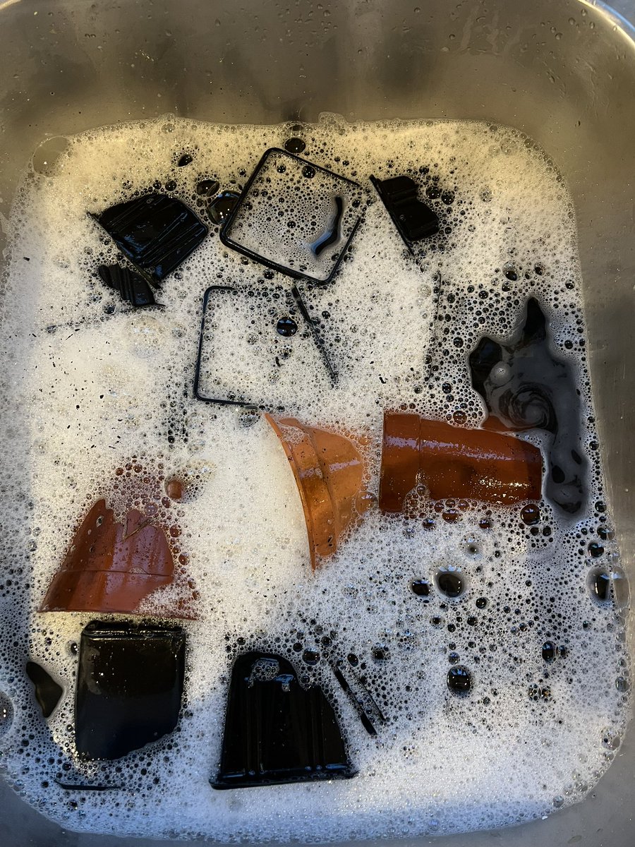 Washed l the pots, first set of seeds deserve a little more care? #GardeningX  #GardenersWorld