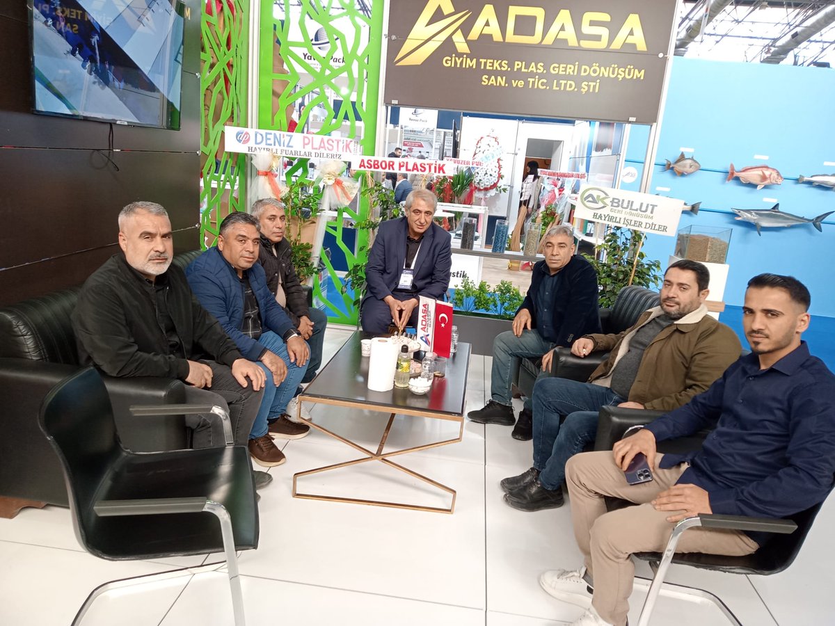 adasagrup067453's tweet photo. REWA Anatolia - Geri Dönüşüm ve Atık Yönetimi Fuarının 2. Gününde Adasa Giyim Tekstil Plastik Geri Dönüşüm standımıza yoğun ilgi devam etti. Kıymetli dostlarımıza stadımıza gösterdikleri ilgi için teşekkür ediyoruz.
#REWAnatolia  #Plastik #Sürdürülebilirlik #Adana #GeriDönüşüm https://t.co/DZiFLbZ5mu