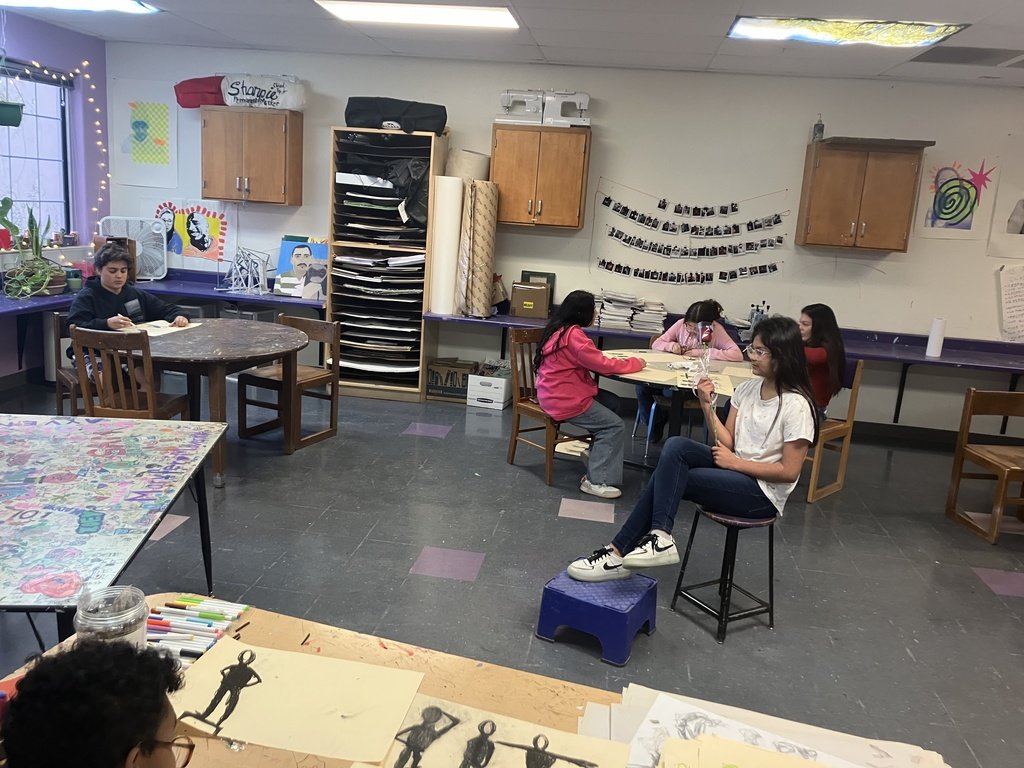 Ms. Powers' Art kids are getting their ART done!  They have been working on figure drawing in her class this week, which includes a short 30-60 second "gesture drawings" as well as longer poses done in charcoal, ink and marker.