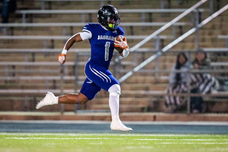 3352 Rushing Yards 
10 TDs Freshman Yr , 22 TDs Soph Yr , 
25 TDs Jr Year !
All 3 Years On Varsity 
Gunning for the Record Books ! 
Junior Yr Highlight: hudl.com/v/2QWbLM
<a href="/d_hatcher80/">Coach Hatcher</a> <a href="/IAMRODG/">Roderick Green, M.Ed</a> <a href="/Shan1Crenshaw/">Shannon Crenshaw</a> <a href="/ChuxSpeed/">Chux Speed</a>