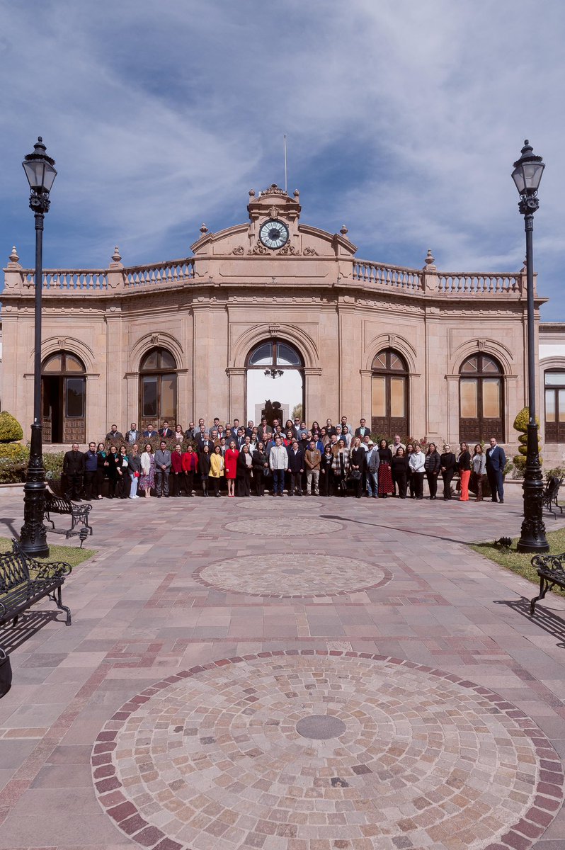 🚀 Seremos la generación que impulse el cambio en Durango.

Junto a la Federación de Colegios de Profesionistas, sumamos esfuerzos para fortalecer cada área y seguir entregando resultados de calidad. ¡Porque en 2025, Durango renace! 💪