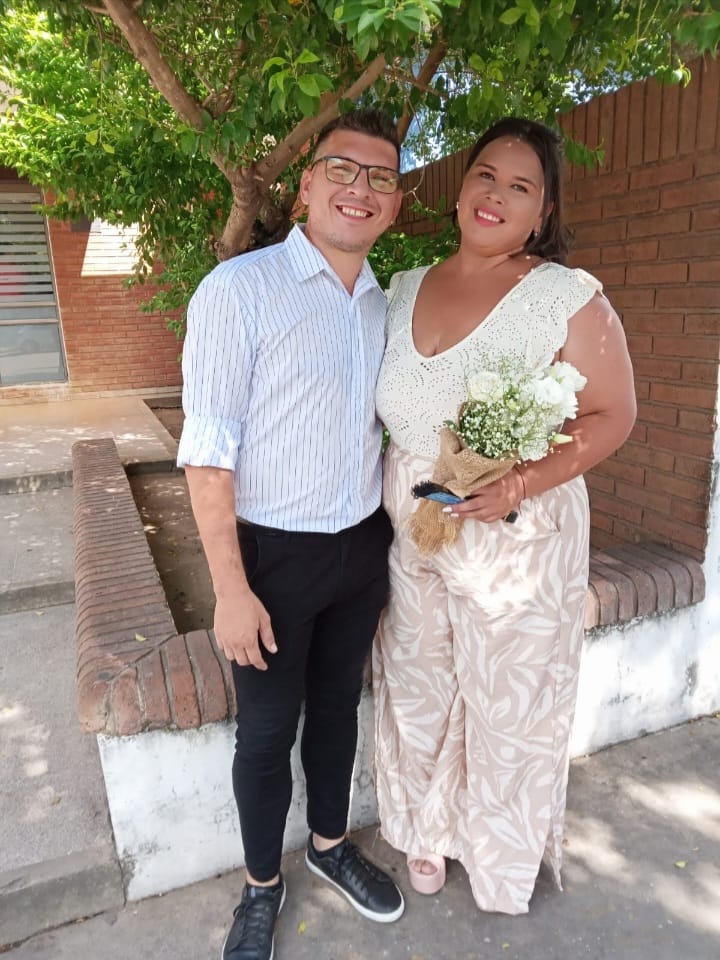 Después de 15 años, unidos legalmente. Feliz día de los enamorados amor