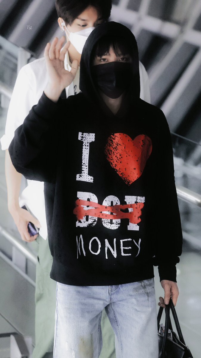 𝙏𝙜. tweet media