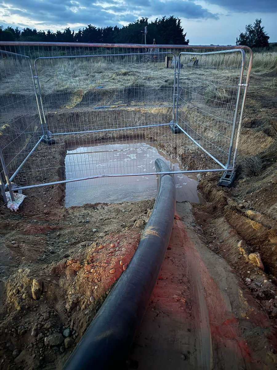 HB Tunnelling (@hbtunnelling) on Twitter photo Finningley!
HB Tunnelling utilized Horizontal Directional Drilling (HDD) to install a 2km x 250mm PE100 SDR11 pipeline 
β
 12 separate drill shots 
β
 94m UTX rail crossing 
β
 200m river crossing u
β
 Challenging ground conditions 
β
 Drilling beneath Yorkshire Wildlife Park Finningley!
HB Tunnelling utilized Horizontal Directional Drilling (HDD) to install a 2km x 250mm PE100 SDR11 pipeline 
β
 12 separate drill shots 
β
 94m UTX rail crossing 
β
 200m river crossing u
β
 Challenging ground conditions 
β
 Drilling beneath Yorkshire Wildlife Park