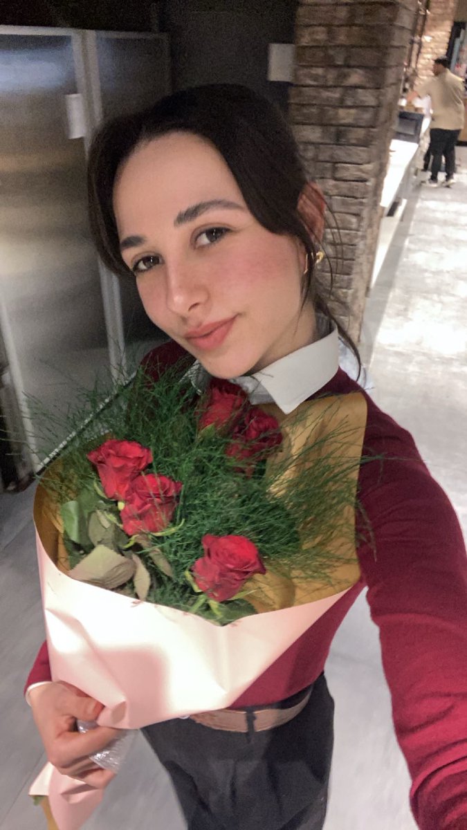 Fatmaipk574's tweet photo. 🌹🎈 https://t.co/SP5q4geGAd