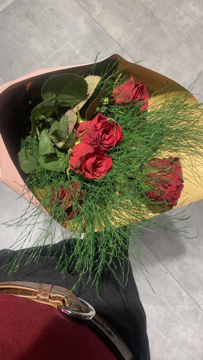 Fatmaipk574's tweet photo. 🌹🎈 https://t.co/SP5q4geGAd