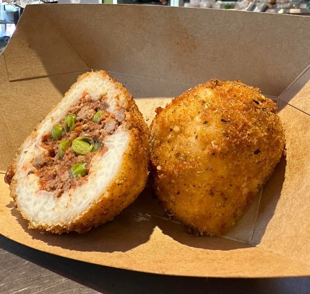 Brian_Kramp's tweet photo. Mmmmmm… @GloriososMarket Stuffed peppers, Italian Beef, Arancini and Cannoli🤤  

Congrats on your 79th anniversary!

Did you know that it was founded on Valentine’s Day, February 14, 1946, when brothers Joe, Eddie, and Teddy established Glorioso Brothers Foods? https://t.co/fRLvJZmzVQ