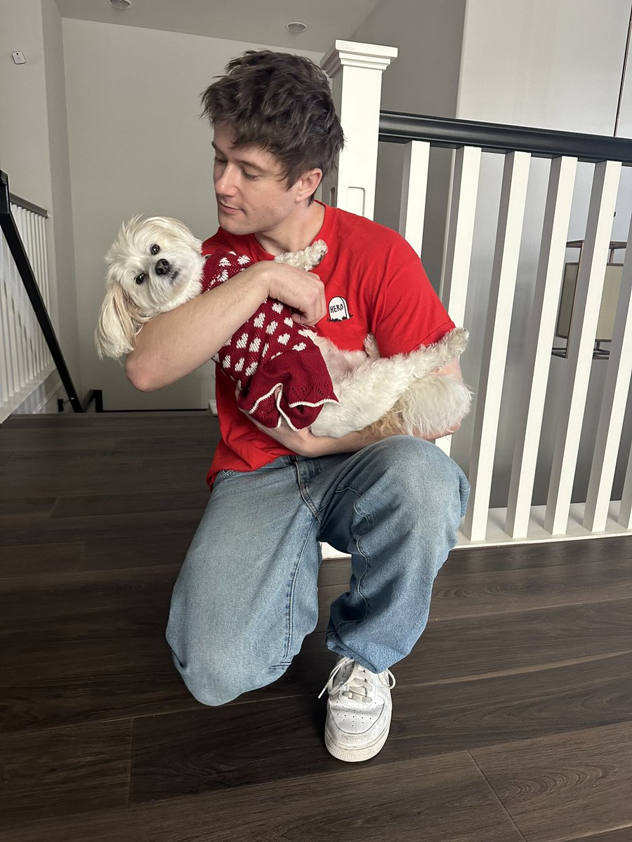 AlecBenjamin's tweet photo. Happy Valentine’s Day ❤️ https://t.co/jSZHR3FqeT