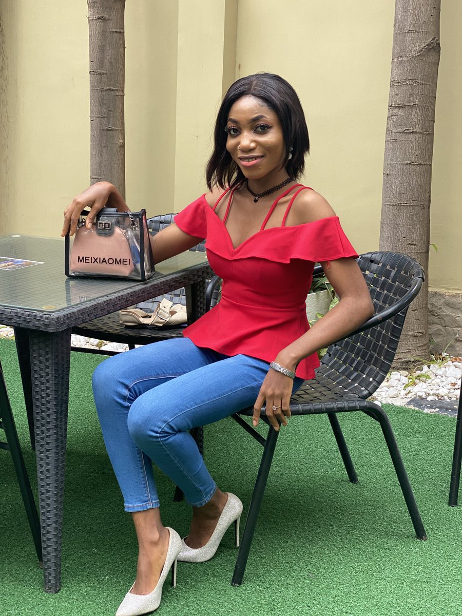 This episode of #YourVoiceWithOmah I have an ask 🤣
Why do y'all enable diabetes and other non communicable disease on Valentine's day.
Chocolate, cup cakes, vanillas, ice cream. etc.

Is it criminal to request or receive live goats 🐐 or chicken on #ValentinesDay

#AIOimpacts