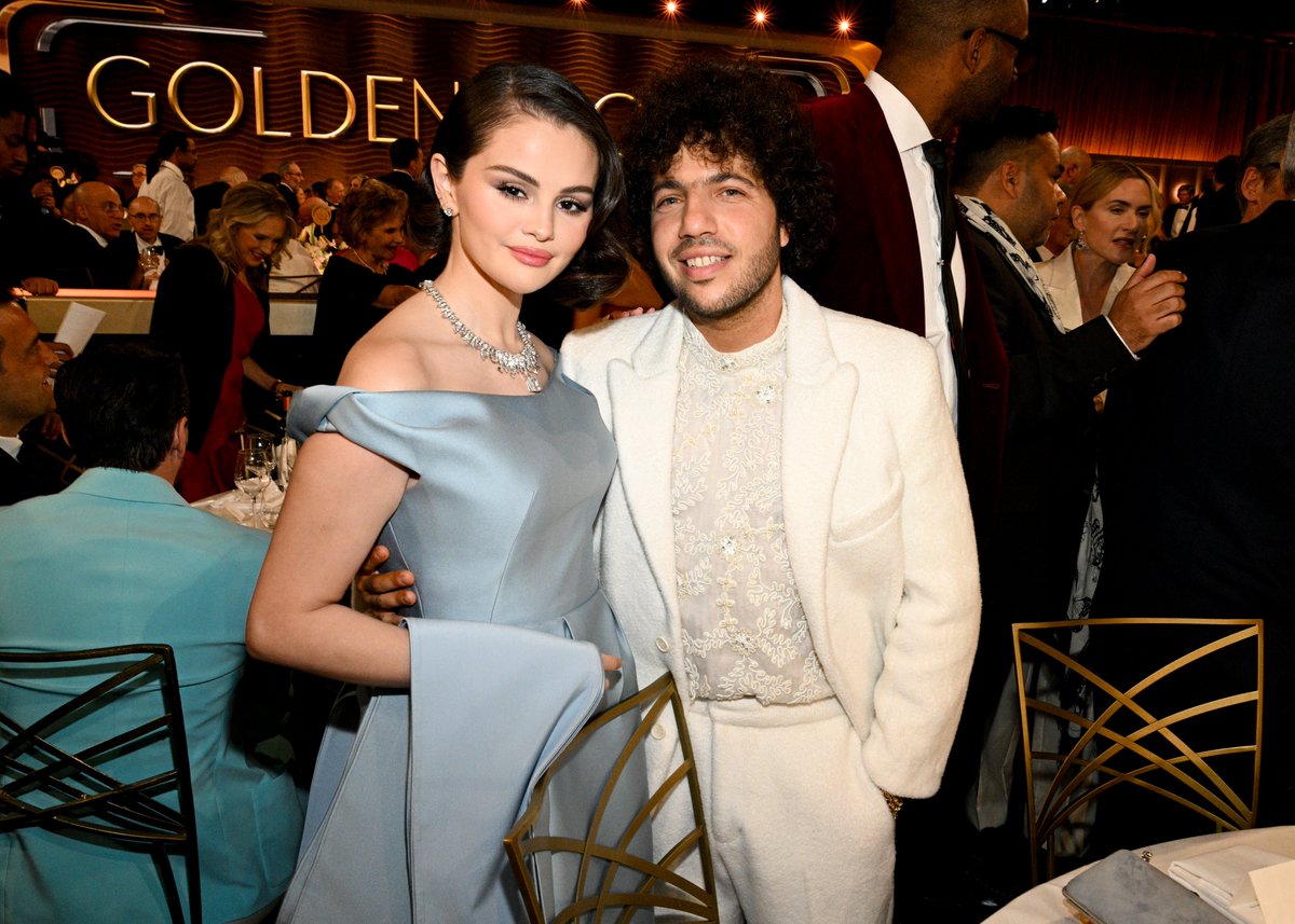 goldenglobes's tweet image. Some people give flowers for #ValentinesDay. These couples give golden moments. 🌹🏆 #GoldenGlobes