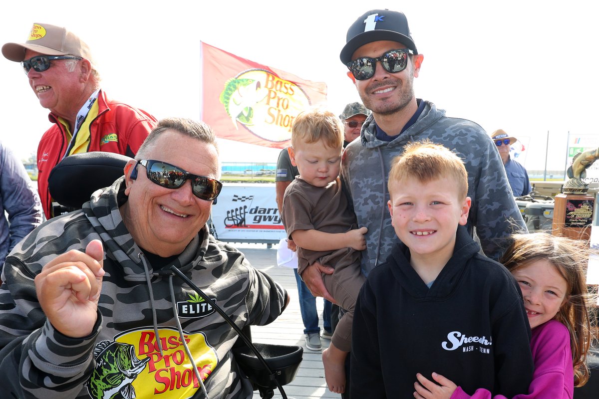 BuonicontiFund's tweet image. We had a great day on the infield lake with Darrell Gwynn and the #DarrellGwynnChapter of the #BuonicontiFund for this year's installment of #HotRodsandReels.
We had a great bunch of drivers and sponsors, all for a great cause
