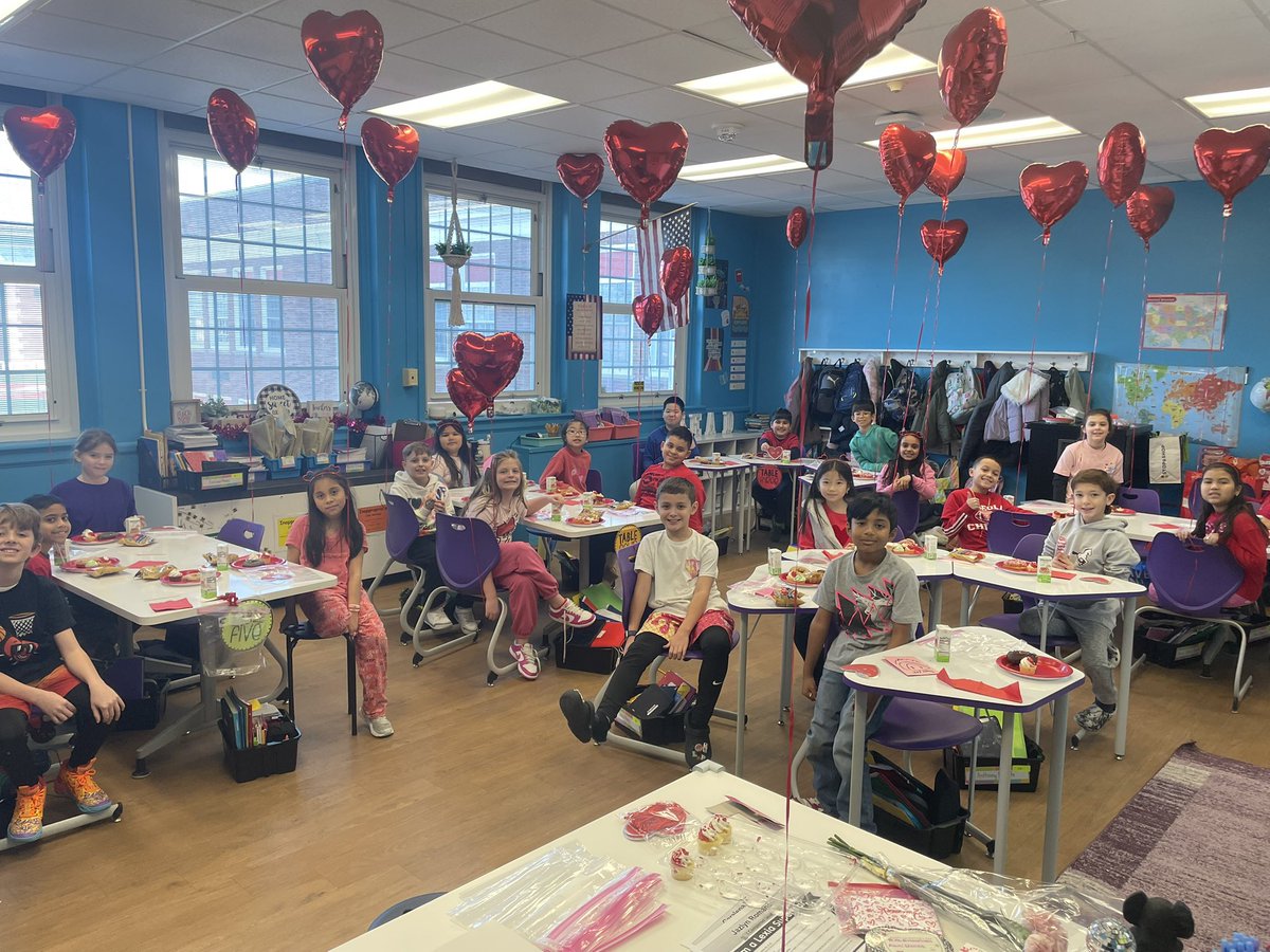 How lucky are we to have all theses valentines?!? <a href="/Mrs_Lucito/">Maggie Lucito</a> <a href="/Jackson_Ave/">Jackson Ave School</a>