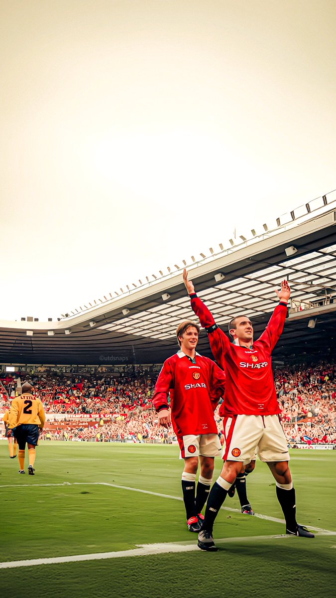 cold pics of Manchester United tweet media