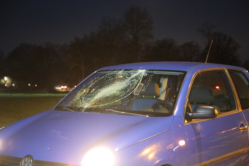 Meisje op fiets geschept door auto