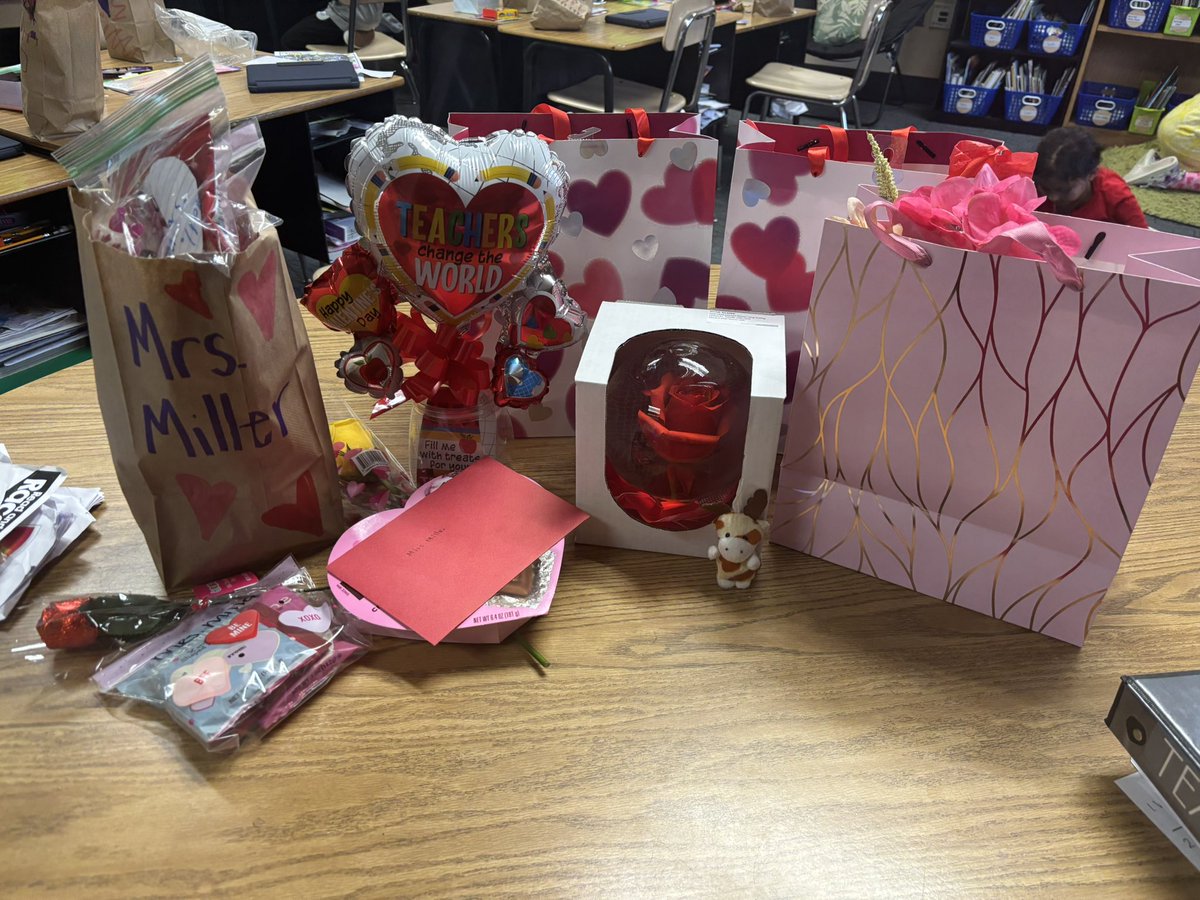 Can Valentine’s Day always be the Friday before a 3-day weekend?? Absolute best day with this sweet, sweet crew 🫶🏻🎉 #WeAreWayne #PantherProud
