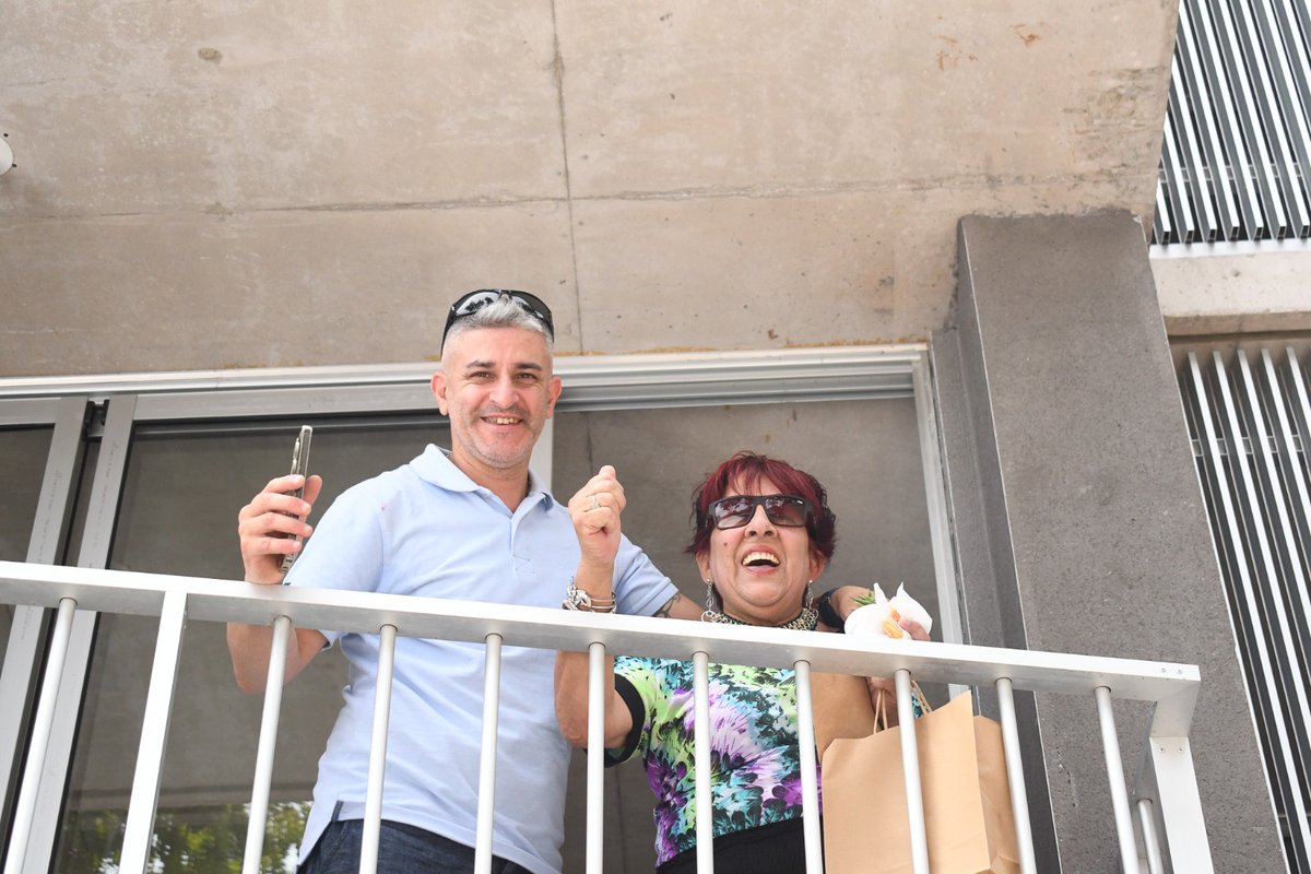 acabreracas's tweet photo. 🏠✨ Entregamos 30 nuevas viviendas en Montevideo para jubilados y pensionistas, sumando soluciones que permiten a más personas vivir mejor  
Forman parte de las 5563 soluciones habitacionales que otorgamos en el periodo, facilitando que cada vez más uruguayos tengan su hogar. https://t.co/gq0sO14opg
