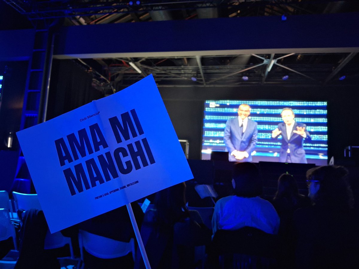 Franci86M's tweet photo. E su #Benigni ... #Sanremo2025 https://t.co/iSrxG9yiGs