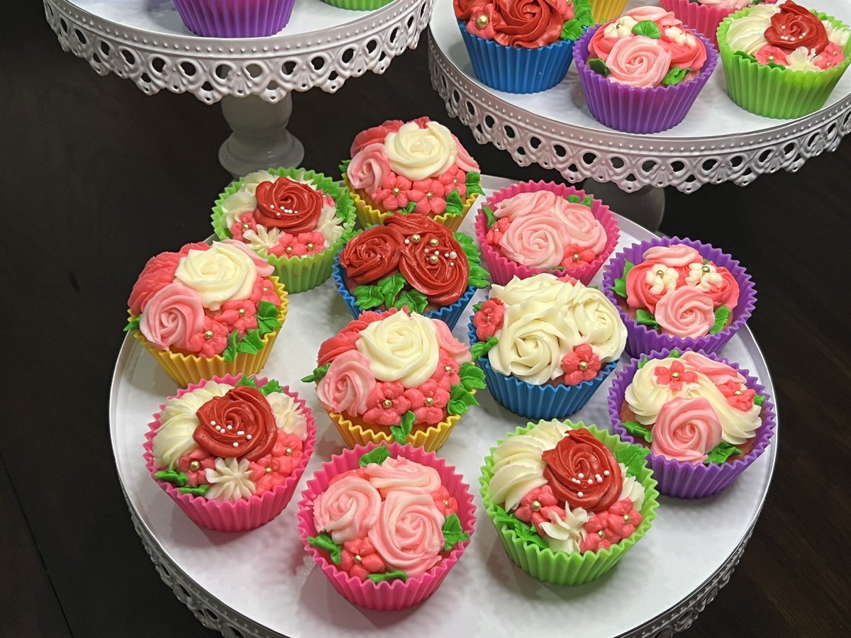 CathieProvenza's tweet photo. 🌹🧸 Happy Valentine’s Day! 💝🌹 https://t.co/CJterwAdsE