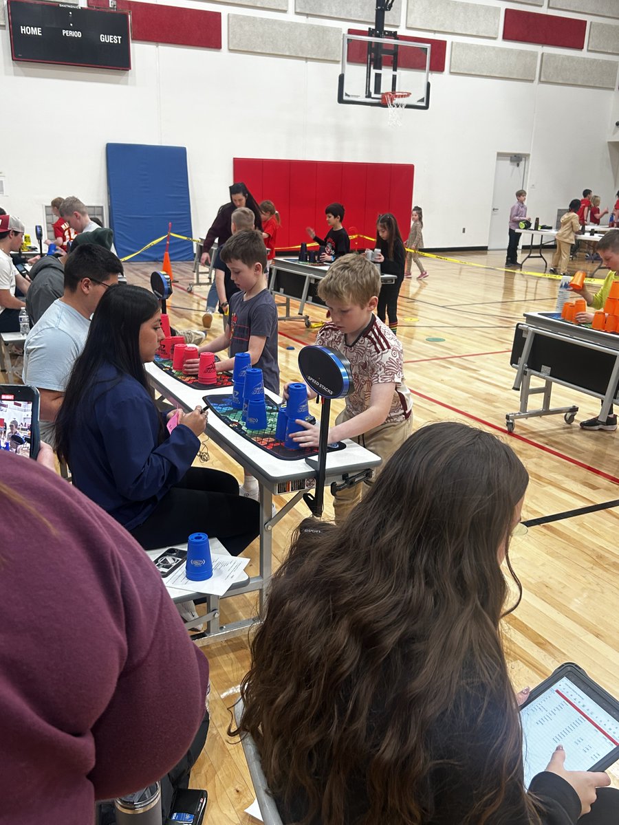 HPEwithMissB's tweet photo. Great turn out for the district speed stack tournament. 25 students represented Roesland with several placing! https://t.co/fYQzlogY9t