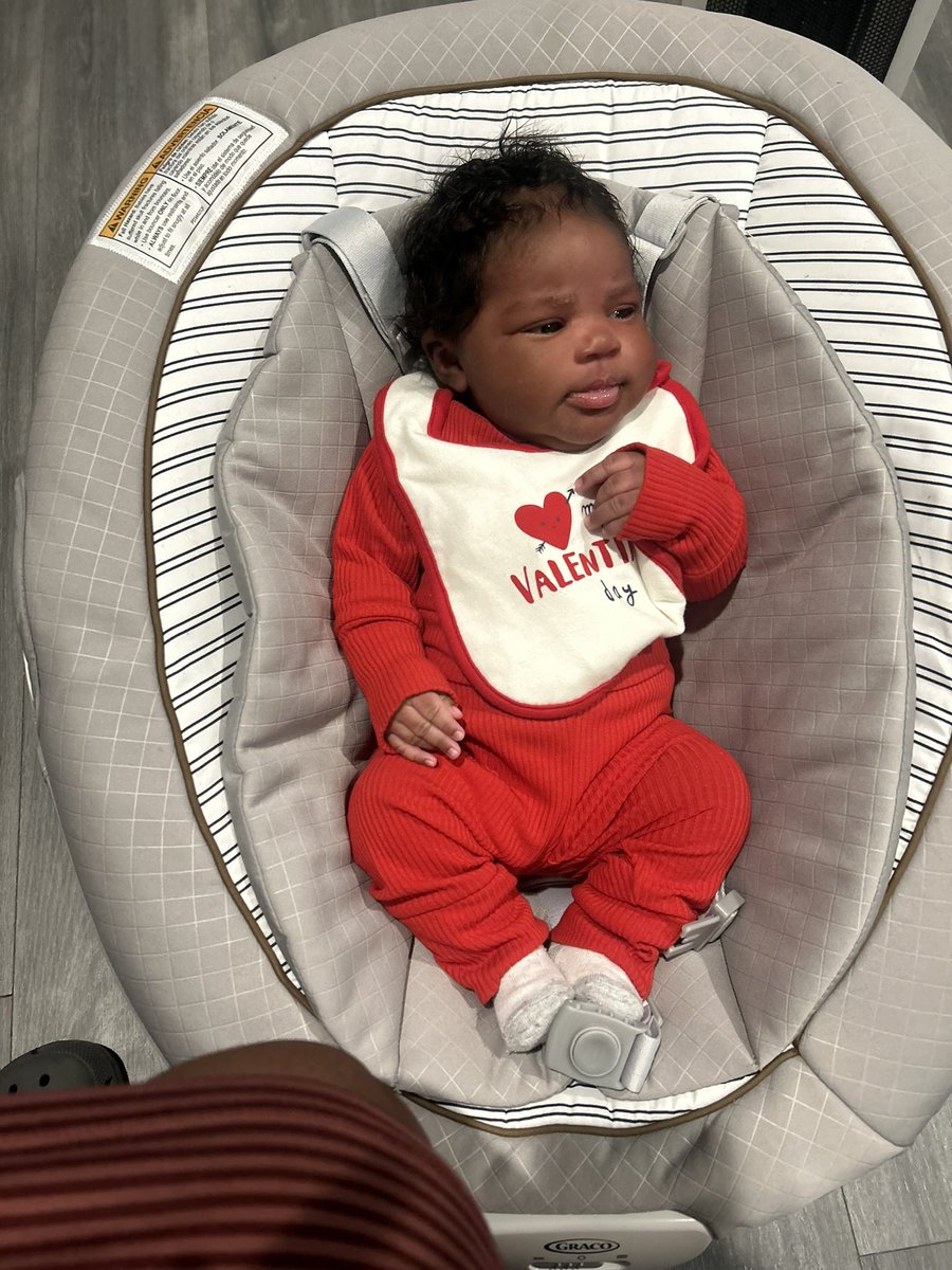 ___Jabaee's tweet image. My nugget first Valentine’s Day ❤️