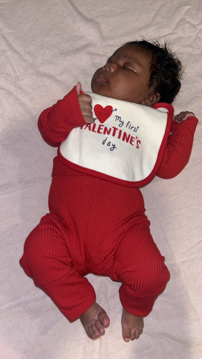 ___Jabaee's tweet image. My nugget first Valentine’s Day ❤️