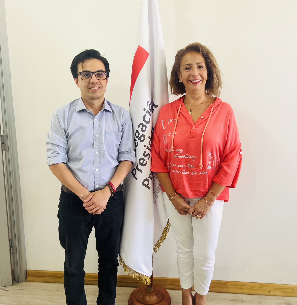 Nuestro delegado, Andrés Hidalgo, se reunió con la coordinadora regional de <a href="/SenamaRM/">Senama Metropolitano</a> Adela Bahamondes. Este encuentro fue una excelente oportunidad para dialogar sobre las necesidades y proyectos en beneficio de nuestras personas mayores en nuestra provincia.