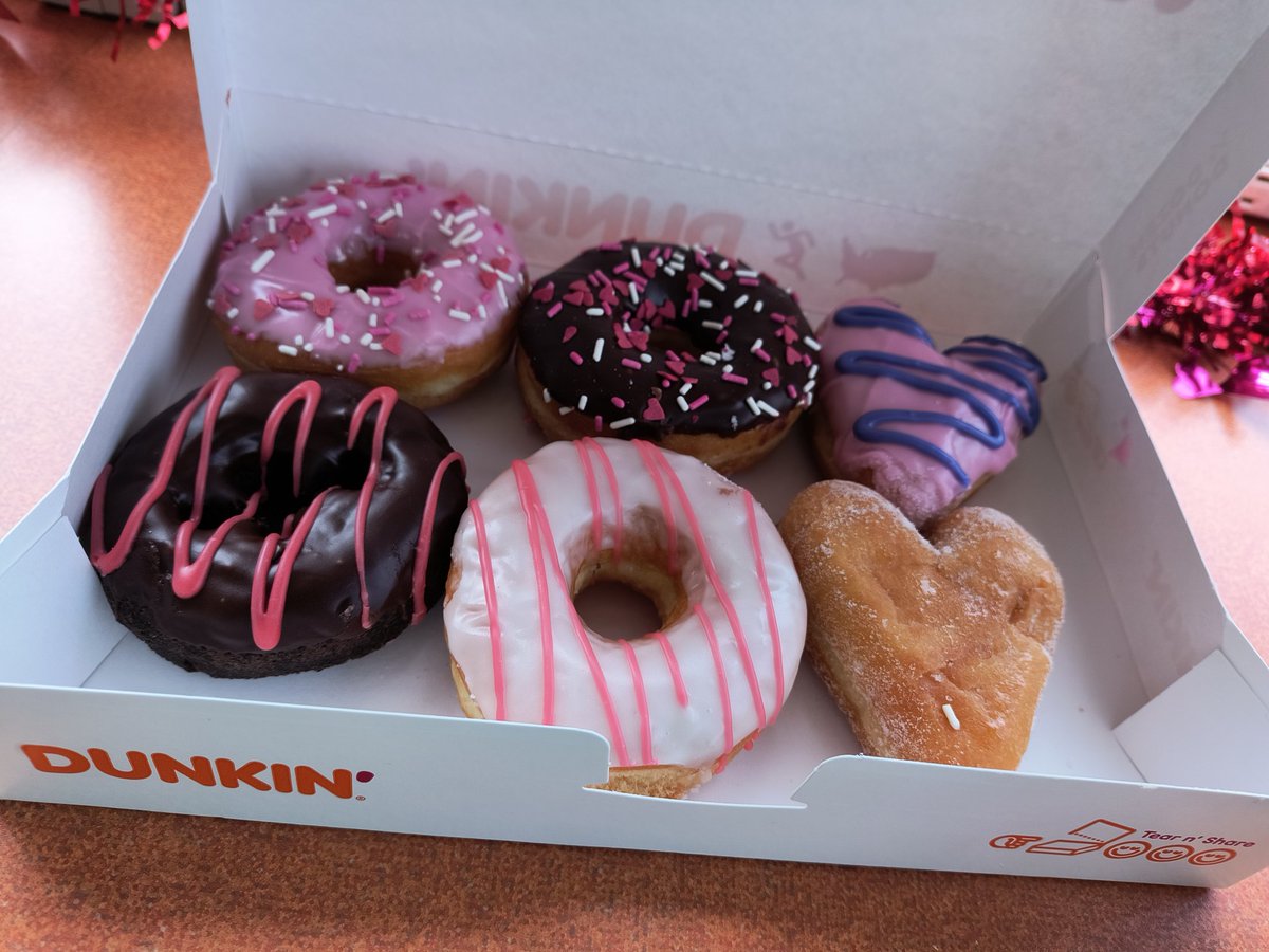 Zero_Greene's tweet image. Second Dunkin s/o of the day. Crew member saw me concrete counting and sent a happiness wave that got through my armor🙇🏽♂️🫂 maybe Seattle tomorrow #dunkindonuts #coderslife #pythoncoders