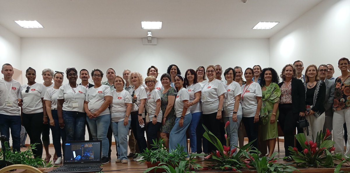 Merecido reconocimiento entregado de manos de nuestra presidenta a un grupo de autores que han aportado durante estos 30 años a la editorial de los abogados en #Cuba Ediciones ONBC.
#FILH2025
#BufetesColectivos