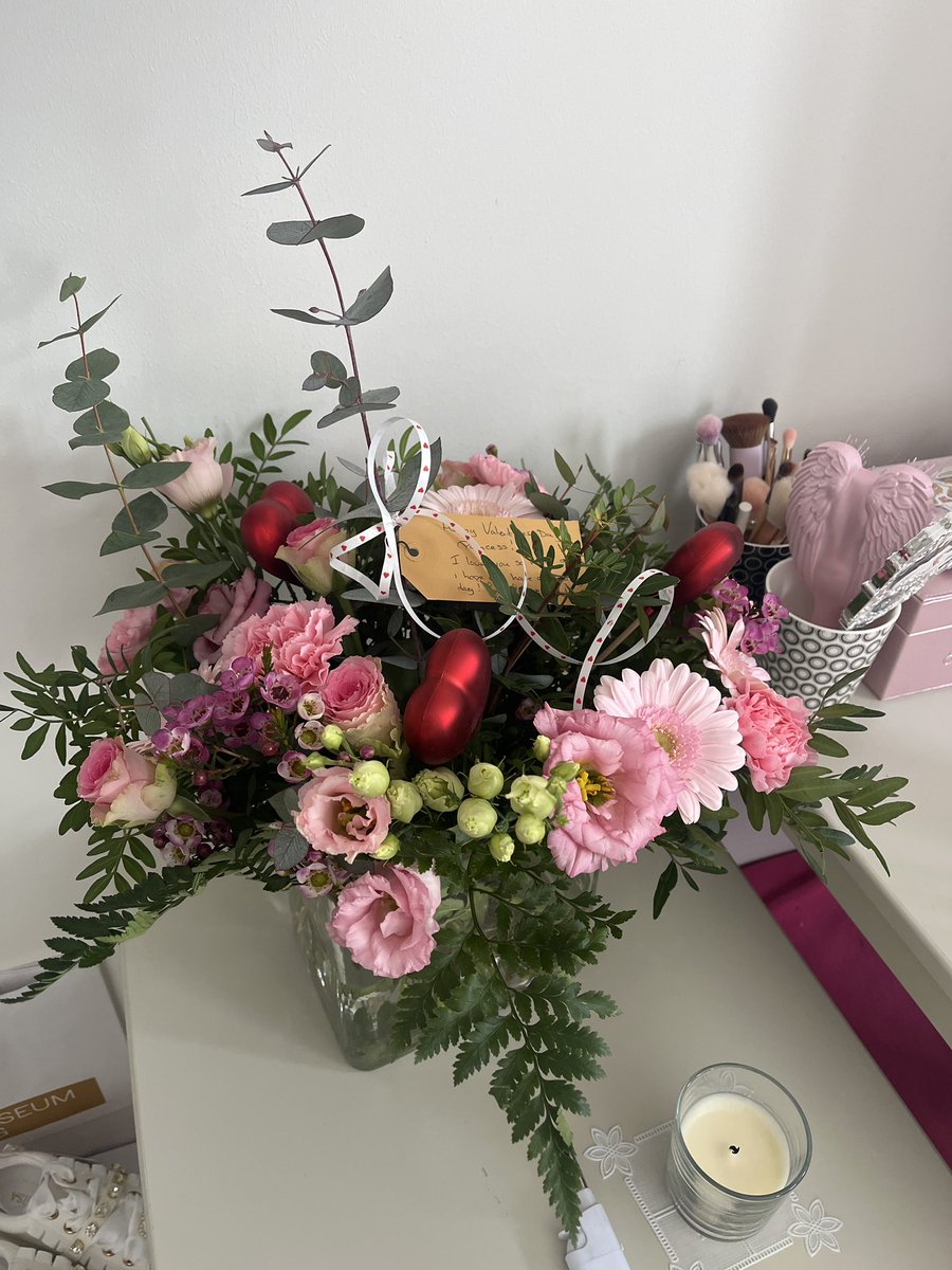 esterhennyy's tweet photo. Happy Valentine’s Day 💗🌸 https://t.co/A0qxZsjqVj