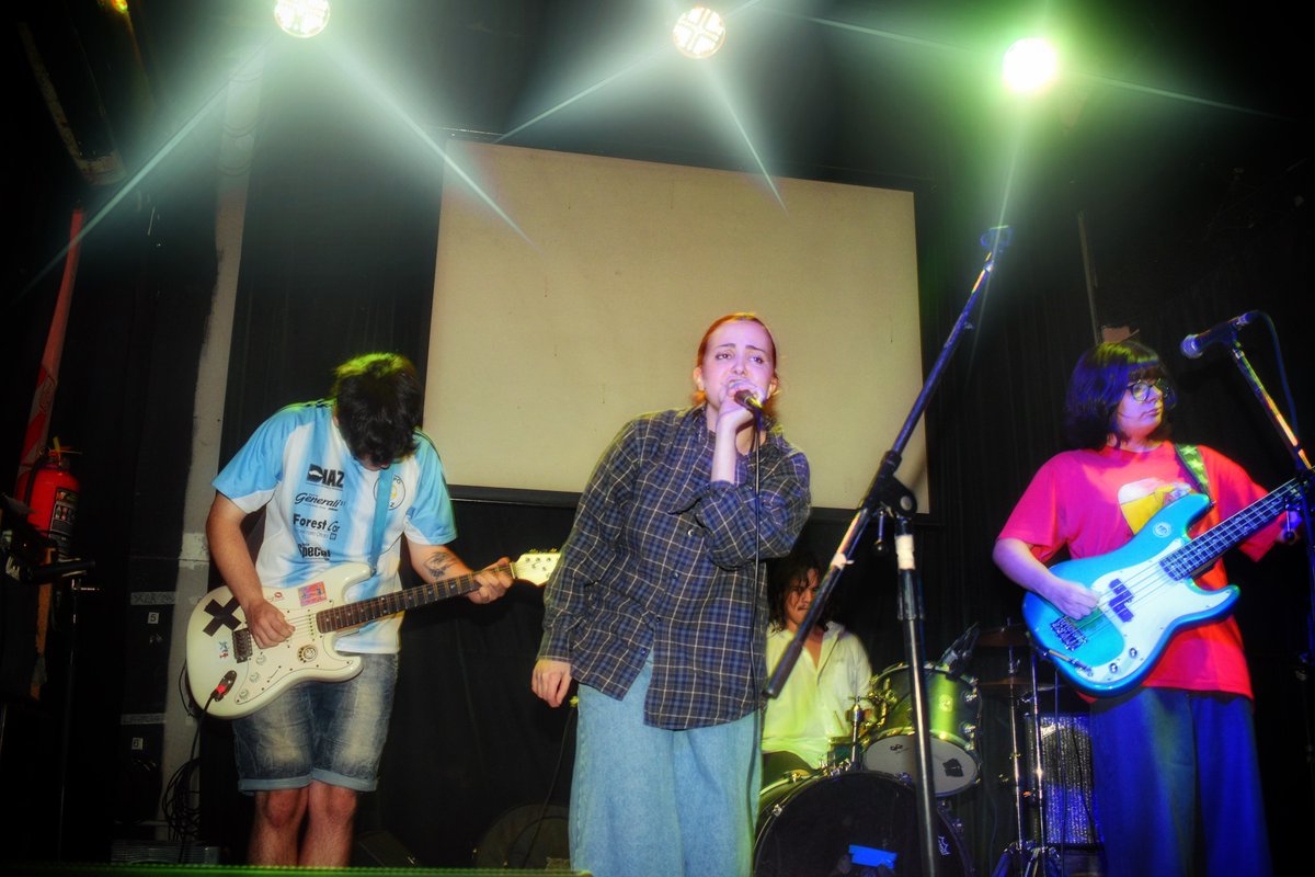 feliz san valentín <3 gracias por venir siempre a nuestras citas, hoy anunciamos la próxima y tal vez la última por un tiempo... 💐