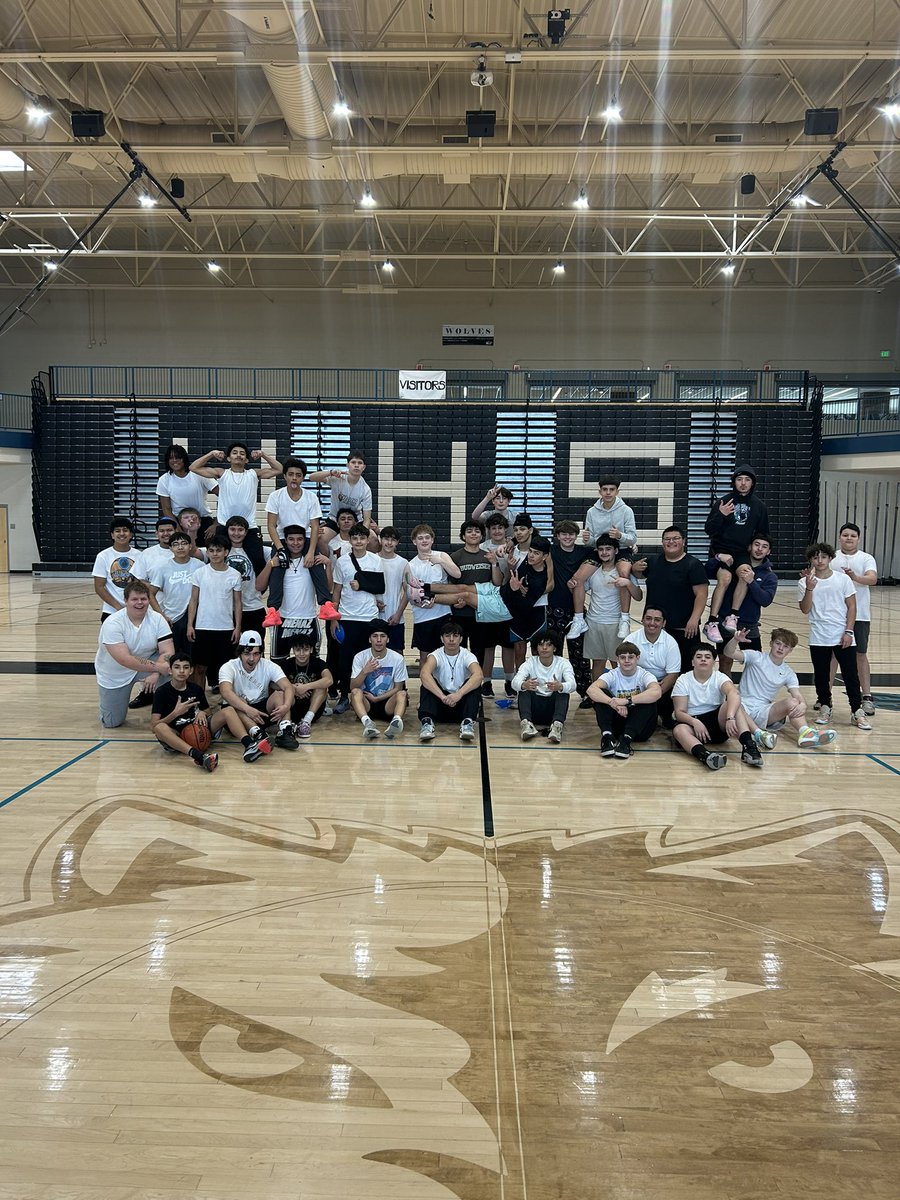 Happy Valentine’s Day from the Westy football team!❤️ #GRIT #GoWolves