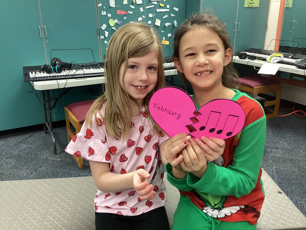 MrsMusicMartin's tweet photo. Happy Valentine’s Day! 1st grade knows the rhythm of the words. @MrsFoster512 https://t.co/Ohr5B8OGaM