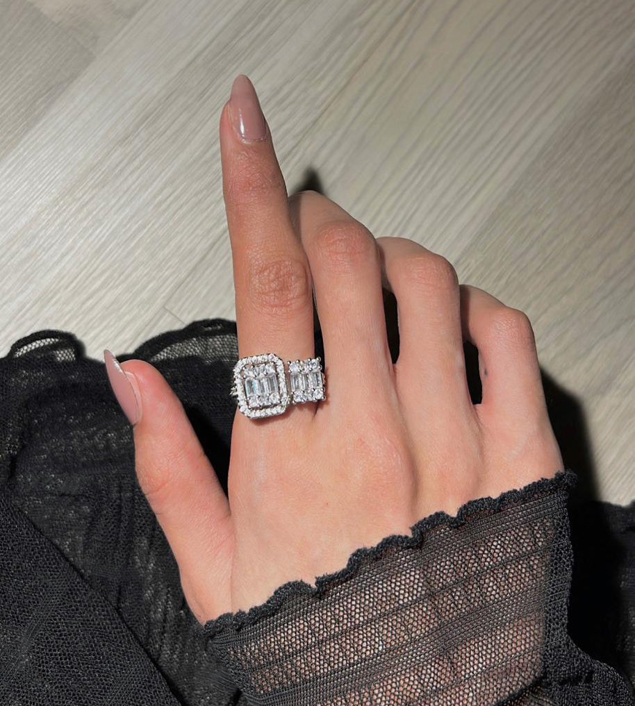 قولو لعيد الحب يسجل لي غياب 
ويكتب على قلبي من الحب تايب 

الحب كذبه اوله شوق واعجاب 
وآخر تفاصيله دموع ، ونشايب .

#وصلتك_رساله_حب 
#عيد_الحب_2025