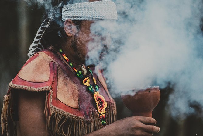 LOS CHAMANES MAYAS: GUARDIANES DE LA ENERGÍA EN TULUM 🔮…<a href="/robpalazuelos/">Roberto Palazuelos</a>