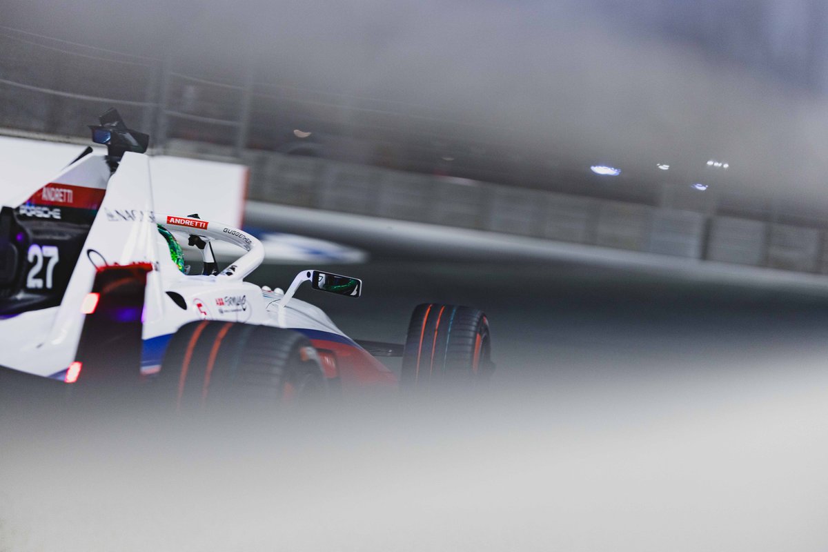 After battery explosion on penultimate lap in Jeddah 💥 <a href="/JakeDennis19/">Jake Dennis</a> suspects connection with Pit Boost

e-formula.news/news/formula-e…

#FormulaE #ABBFormulaE <a href="/FIAFormulaE/">Formula E</a> #JeddahEPrix