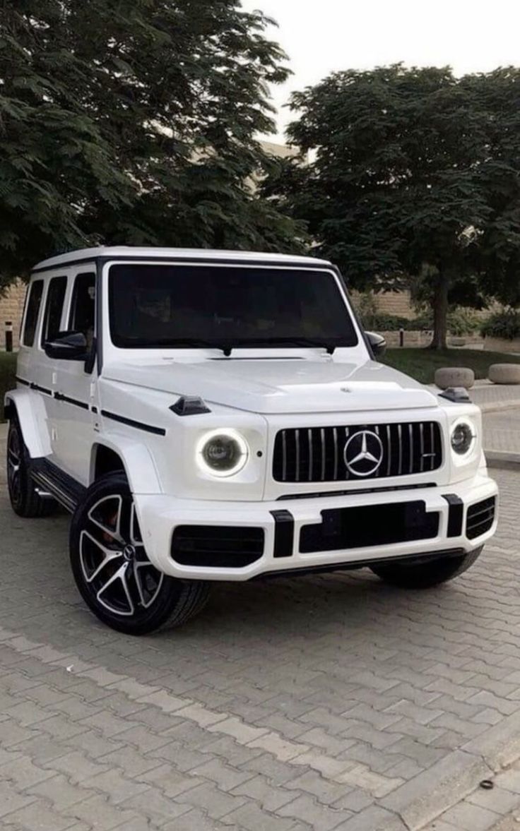 CarManToday's tweet image. In White 
#brabus #DreamCar #luxurycars