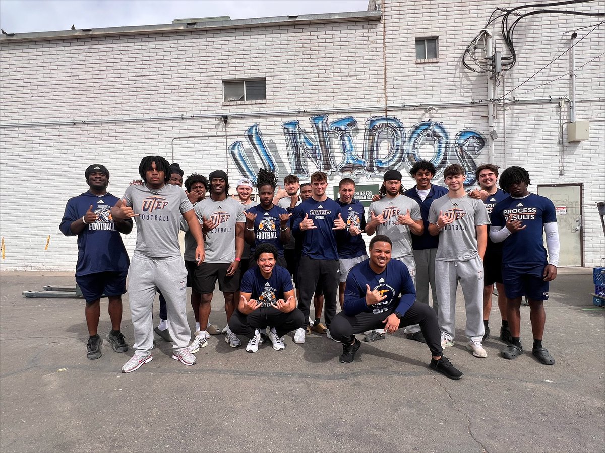 Chris Annan ๐ฌ๐ญ๐ค๐พ (@cannan_25) on Twitter photo Fridays are better with the Miners โผ๏ธ
Thank you <a href="/KellyFreshOrg/">Kelly Center for Hunger Relief</a> for allowing our guys to serve our community todayโ
#UnityIsTheSecret | #WinTheWest โ๏ธ Fridays are better with the Miners โผ๏ธ
Thank you <a href="/KellyFreshOrg/">Kelly Center for Hunger Relief</a> for allowing our guys to serve our community todayโ
#UnityIsTheSecret | #WinTheWest โ๏ธ