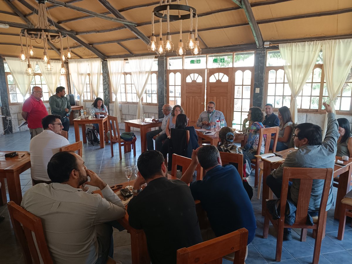 CoreseminValpo's tweet photo. La reunión mensual de febrero del Coresemin se realizo en Compañía Minera Cerro Negro, Cabildo. La reunión de reflexión y análisis orientada a fortalecer la prevención de accidentes y enfermedades profesionales en la pequeña minería de la V Región. #Coresemin https://t.co/eebVXwqhwY